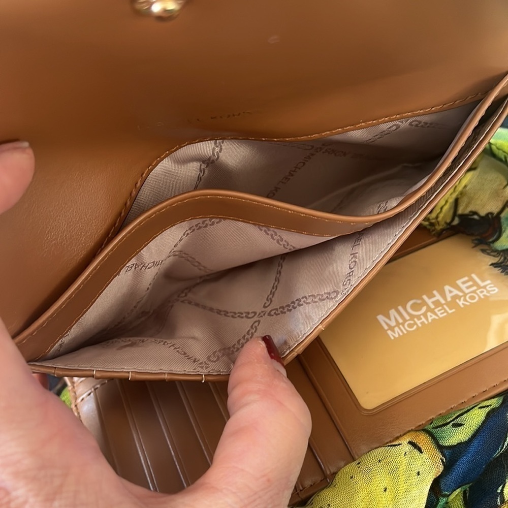 Brand New Michael Kors Brown Acorn Large Trifold Wallet Snap Close Organizer - Picture 13 of 16